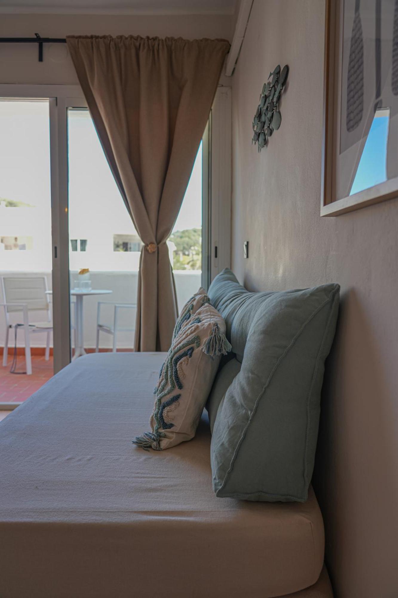 Apartamentos Ses Veles كالا يونغا المظهر الخارجي الصورة